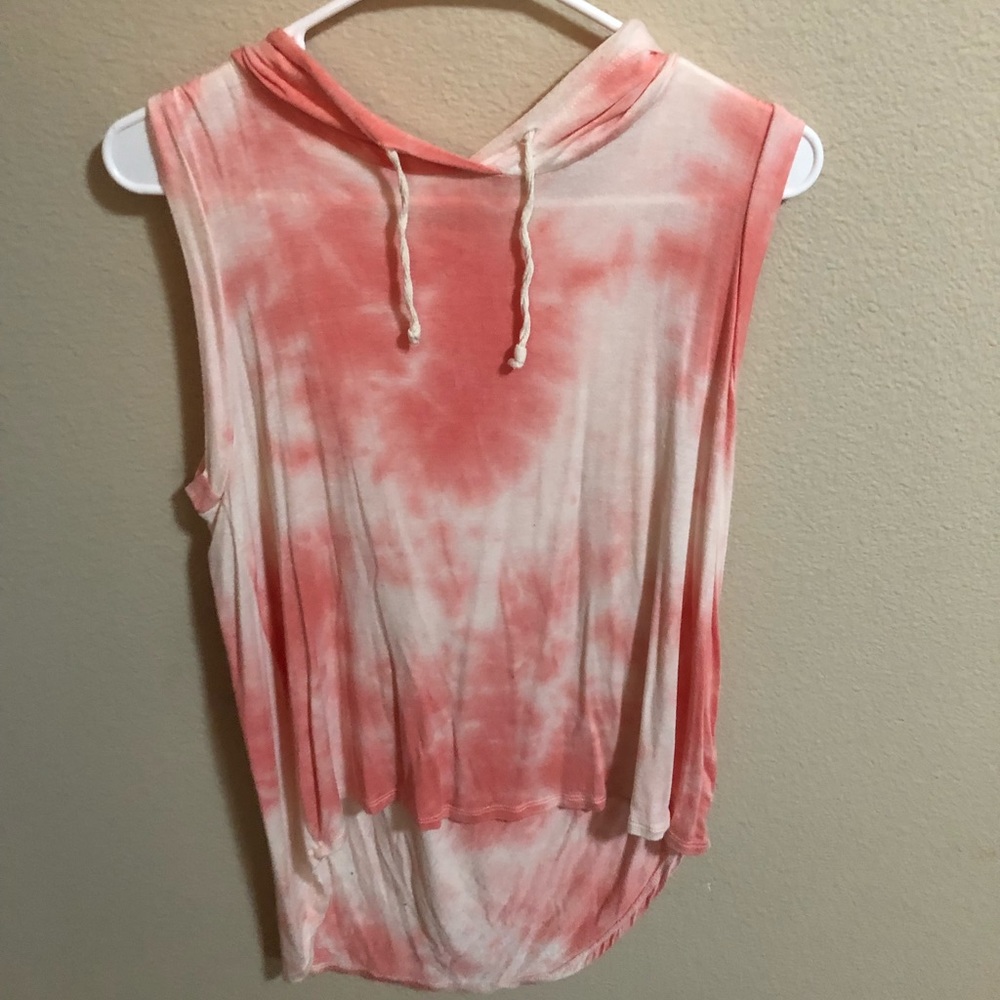 TIE DYE CUTOFF WITH HOOD